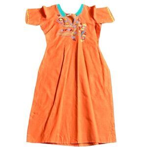 Ethnic Indian Wear Women’s Cotton Embroidered Half Sleeves Tunic in Size Medium